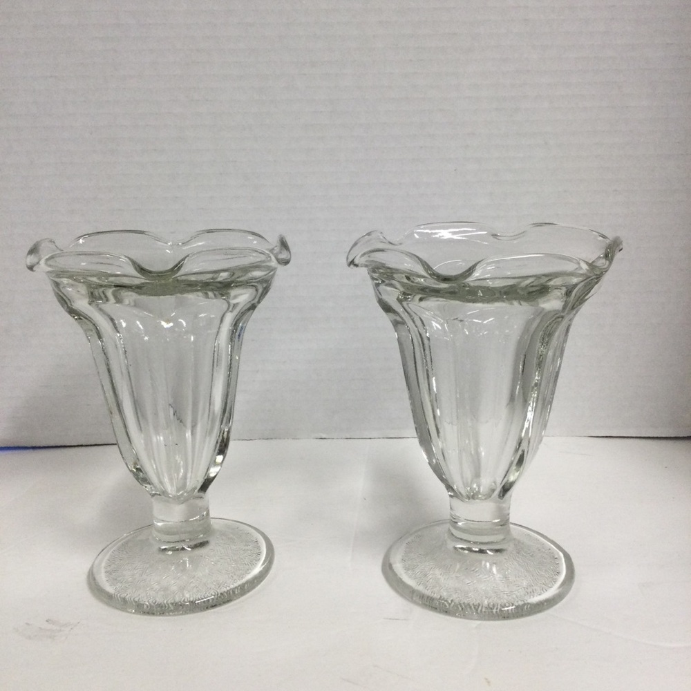 Vintage 2 Soda Fountain Sundae Fluted Footed Sundae Parfait Clear Glasses